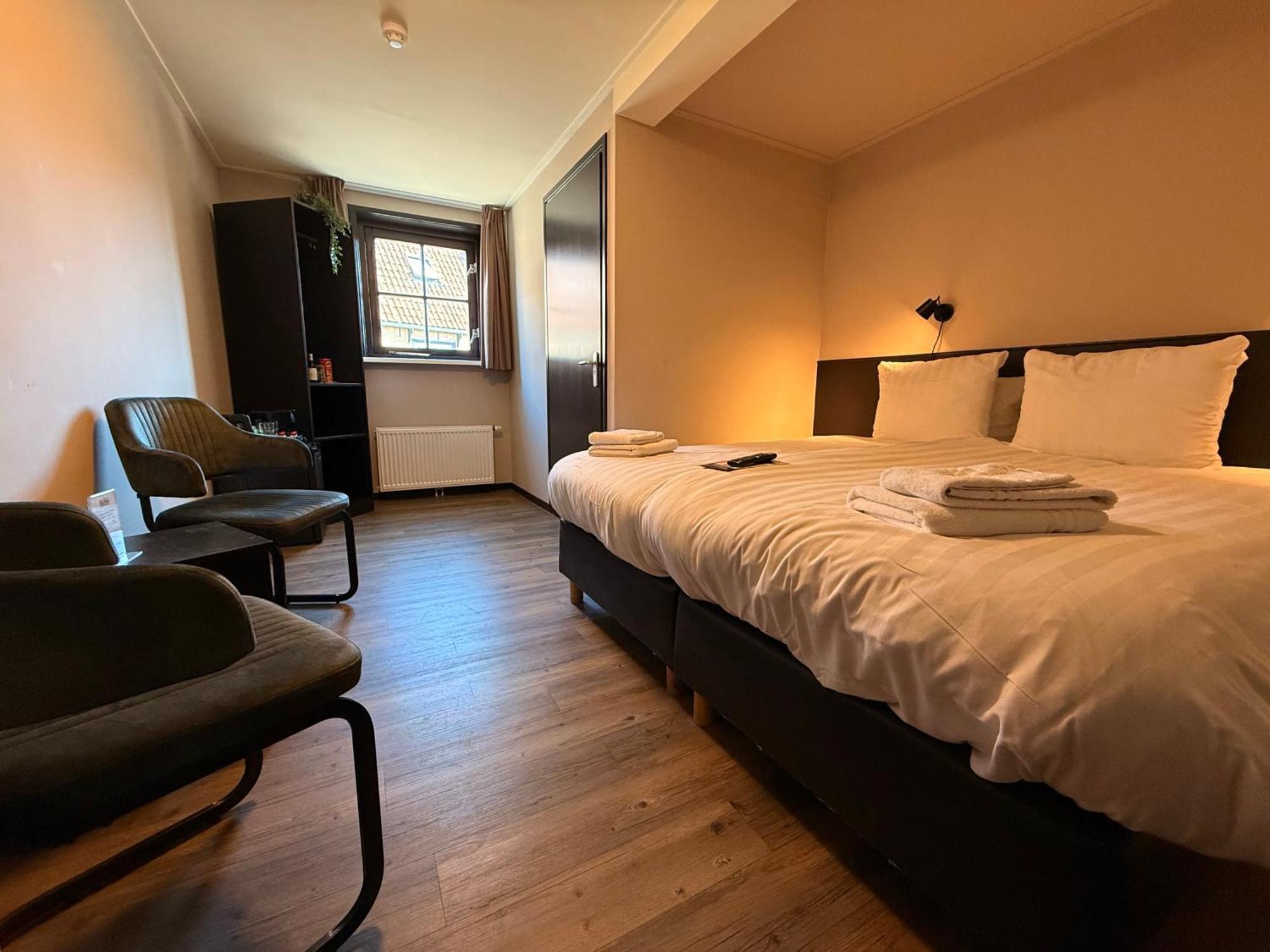 Bij Hen Op Ameland Hotel Hollum  Exterior photo